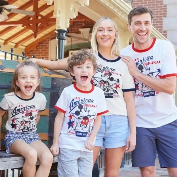 NEW Disney Minnie Mouse Americana Original  T-shirt for Women Size Large - Picture 2 of 11